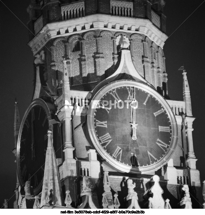 Кремлевские куранты в Москве