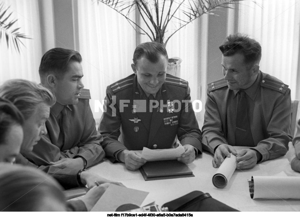 Meeting of USSR pilot-cosmonauts with representatives of the Soviet press in Kuibyshev