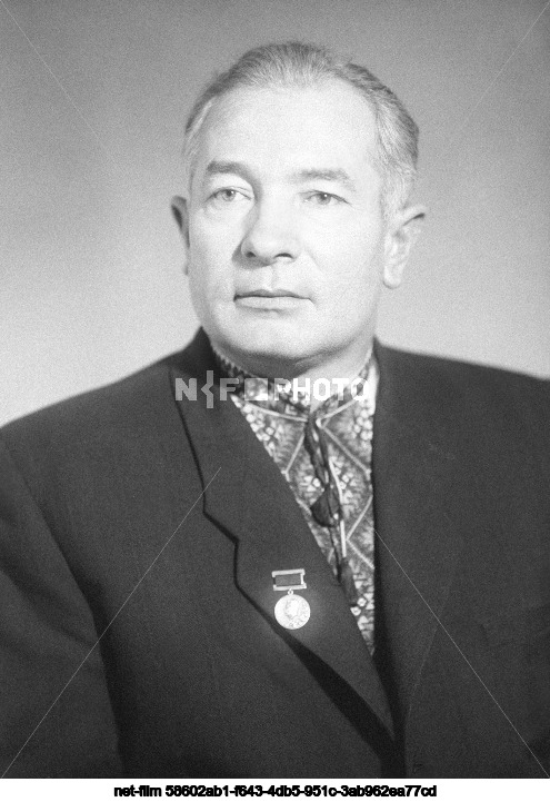 Писатель С.И. Олейник