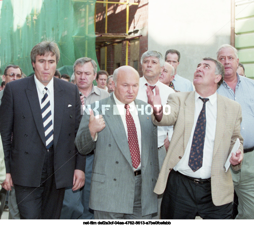 Мэр Москвы Ю.М. Лужков на стройках Москвы