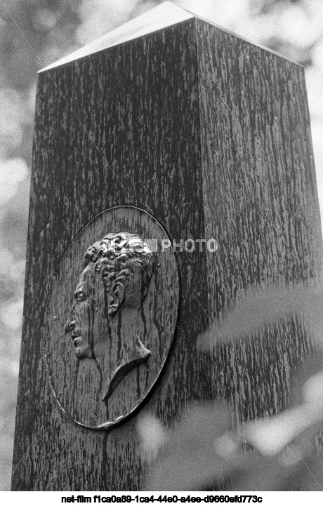 Могила А.А. Блока на Волковском кладбище