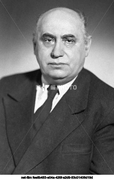 Писатель Б. Иллеш