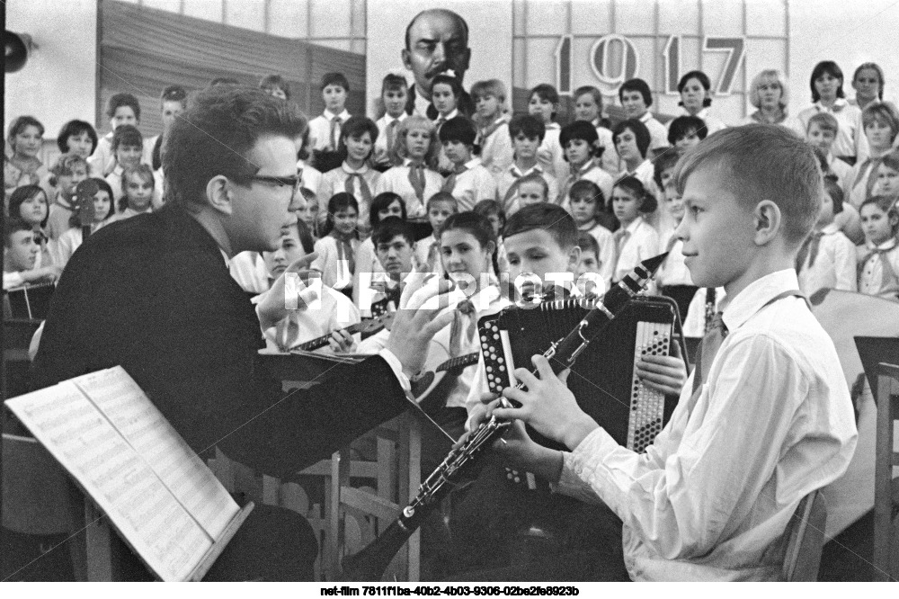 Ансамбль песни и танца школы №49 города Архангельска