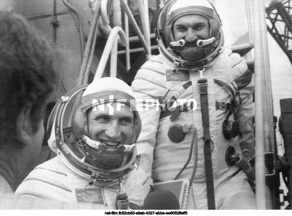 Preparations for the launch of the Soyuz-21 spacecraft at Baikonur