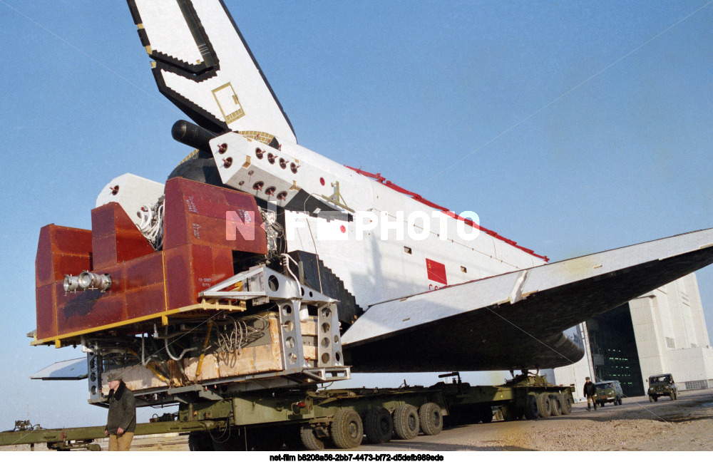 Preparations for the launch of the Energia-Buran rocket and space transport system at Baikonur