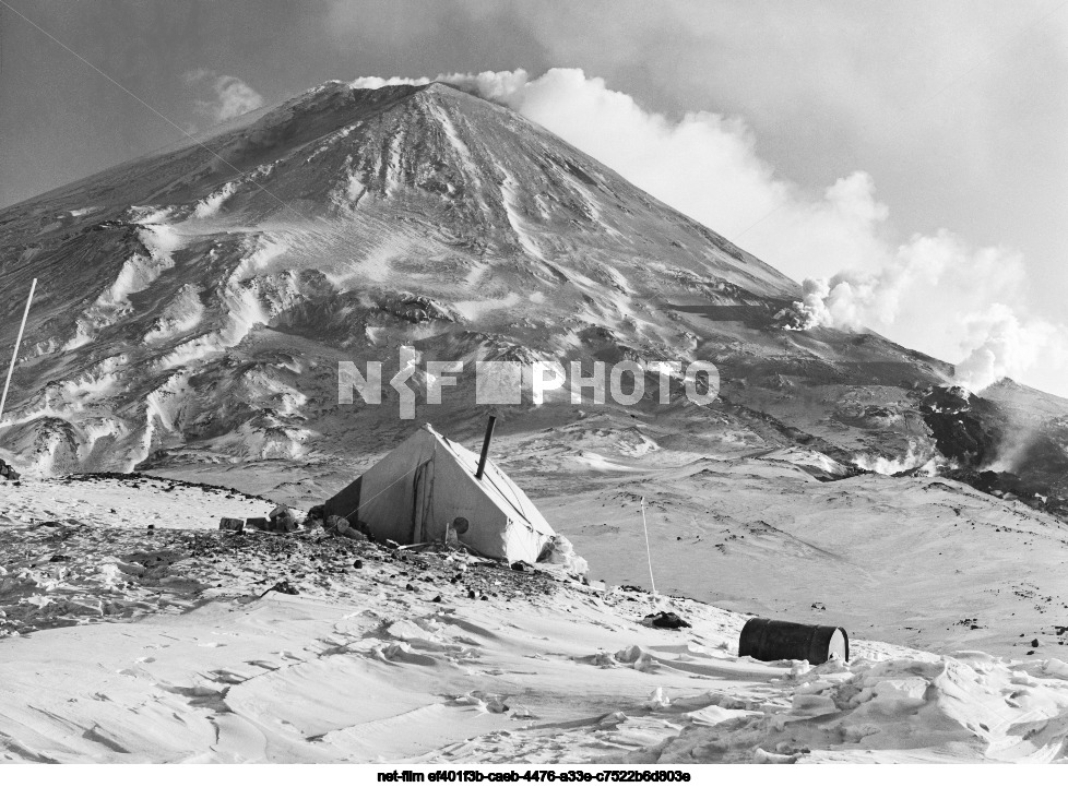 Экспедиция Института вулканологии и сейсмологии к вулкану Ключевскому на Камчатке