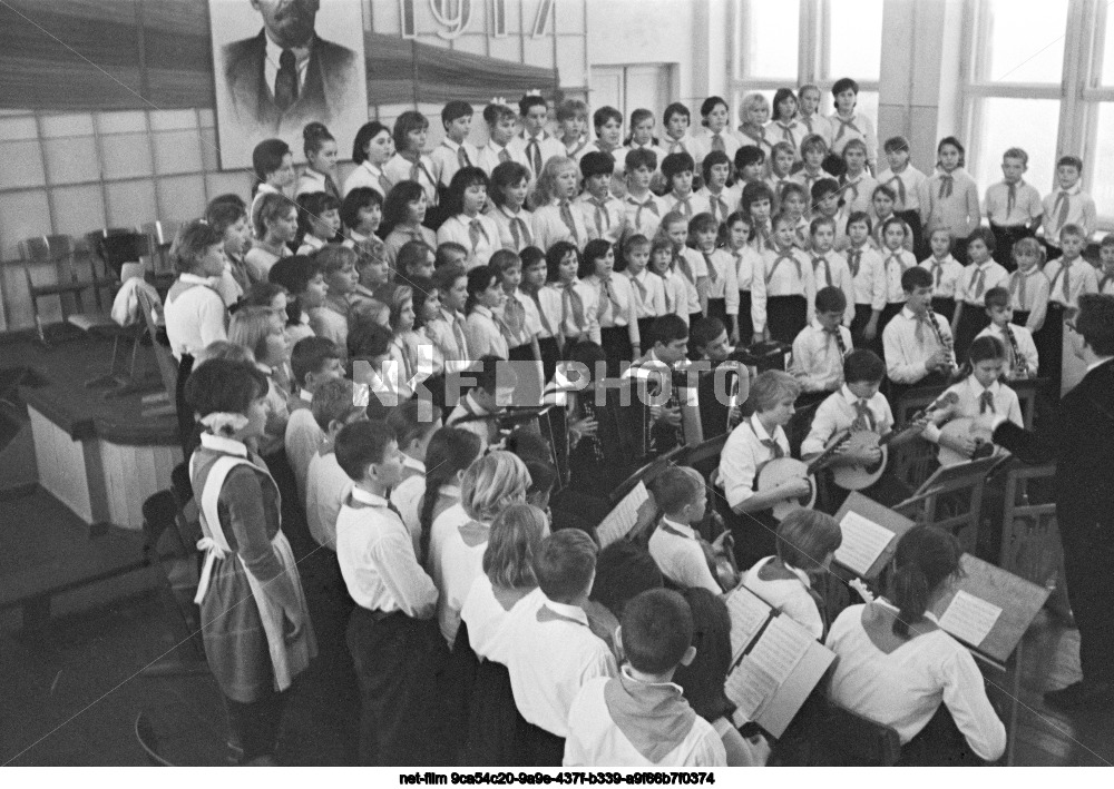 Ансамбль песни и танца школы №49 города Архангельска