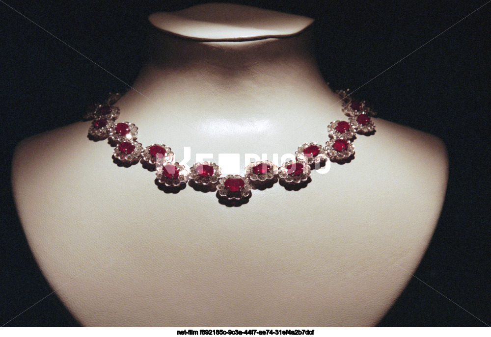 Exhibition of V.A. Yudashkin's jewelry collection in Moscow