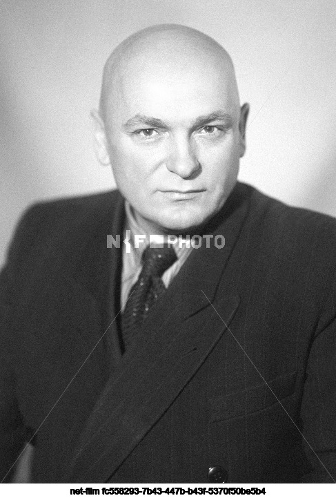 Поэт В. Лукс