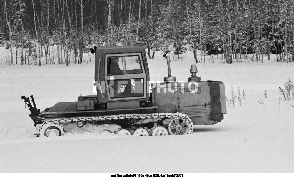Testing of the T-250 tractor in the Moscow region
