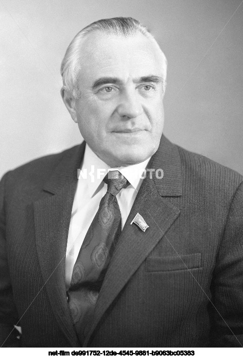 Министр высшего и среднего специального образования СССР В.П. Елютин