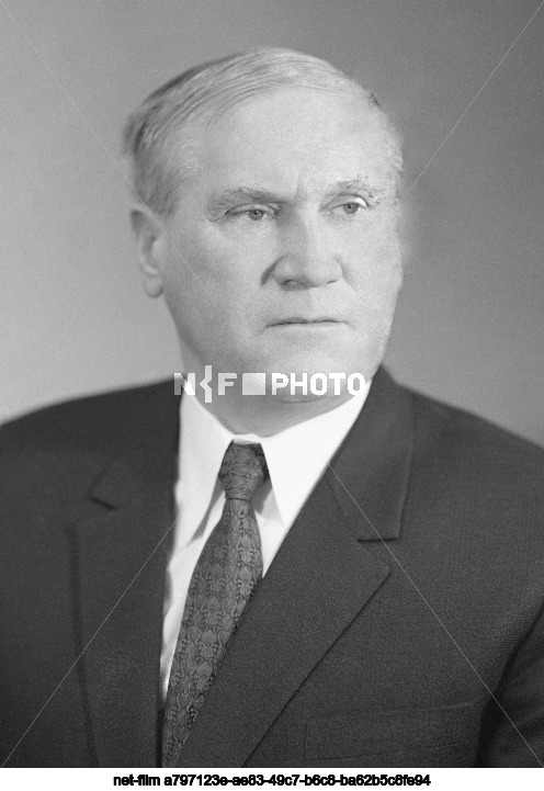 Председатель Правления Стройбанка СССР М. С. Зотов