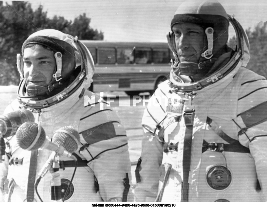 Launch of the Soyuz-22 spacecraft at Baikonur