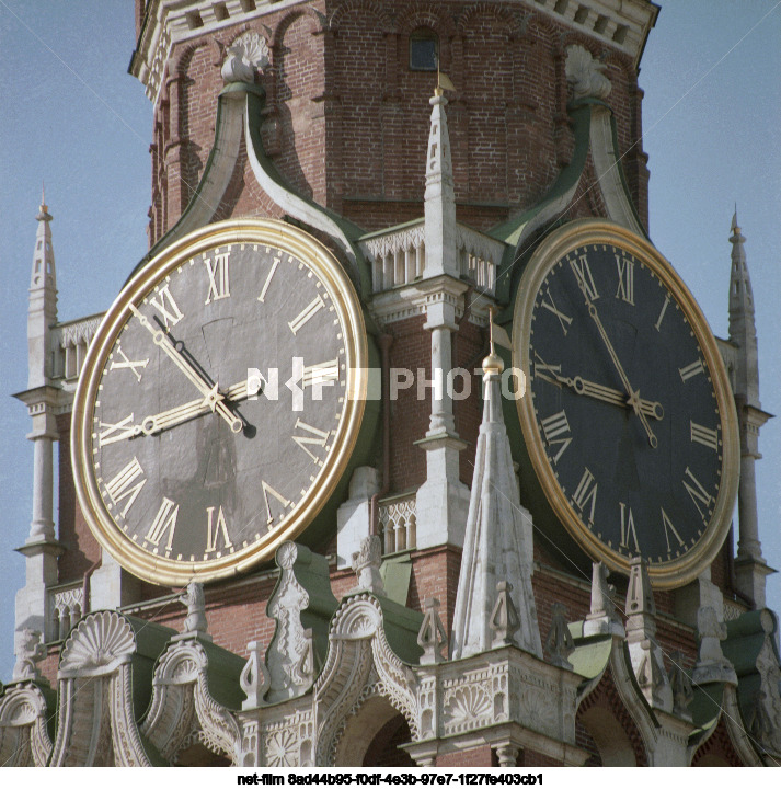 Кремлевские куранты в Москве