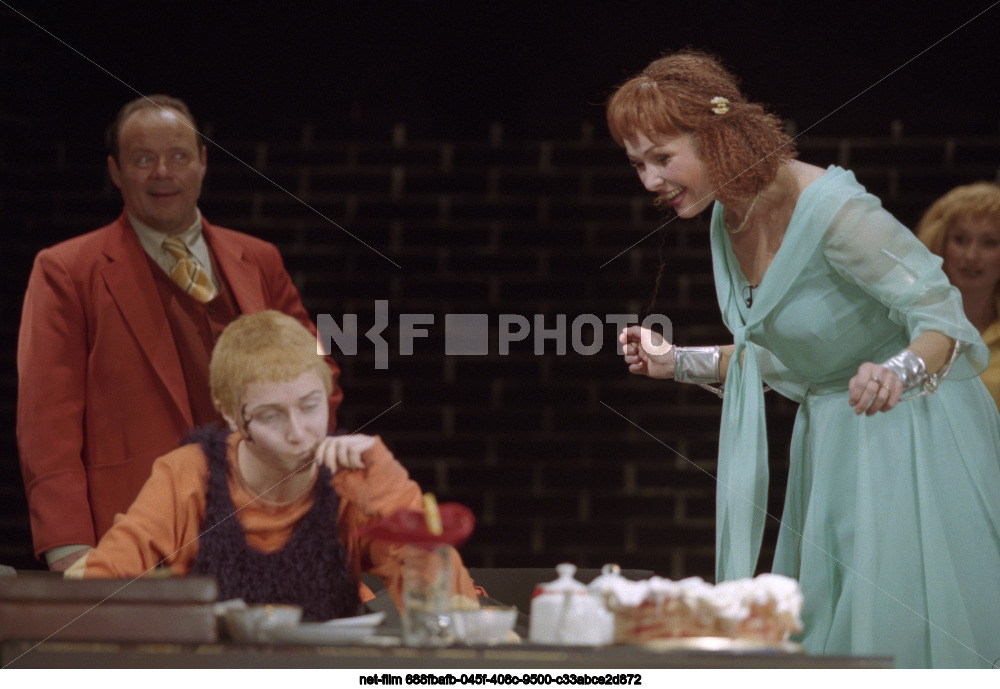 Премьера спектакля "Синтезатор Любви" в Театре им. Вл. Маяковского