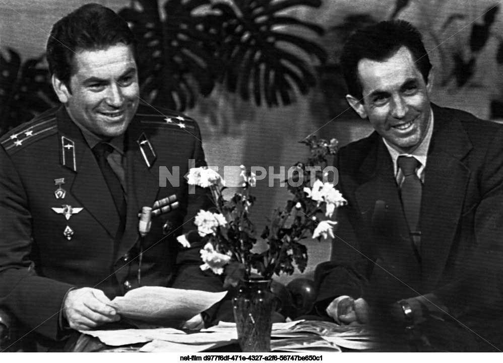 Отдых экипажа космического корабля "Союз-31" на Байконуре после приземления