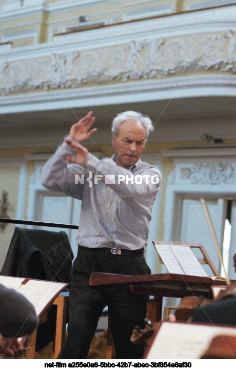 Дирижер В.Н. Минин