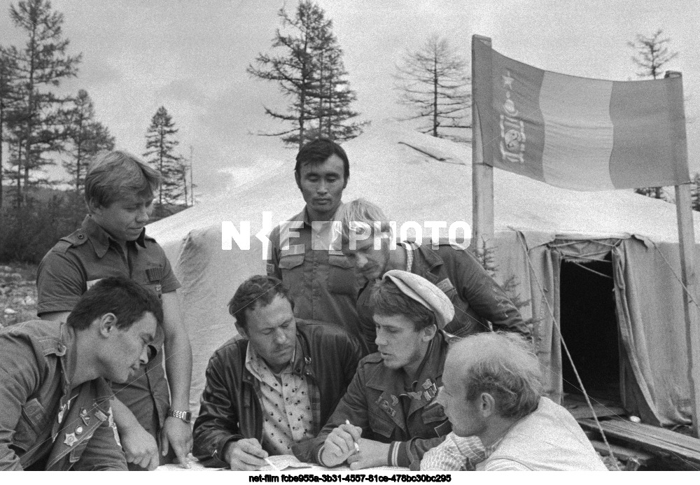 Строители Байкало-Амурской магистрали