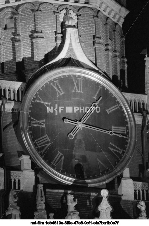 Кремлевские куранты в Москве