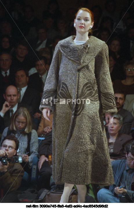 Показ мод "Меха гала-шоу" в Москве