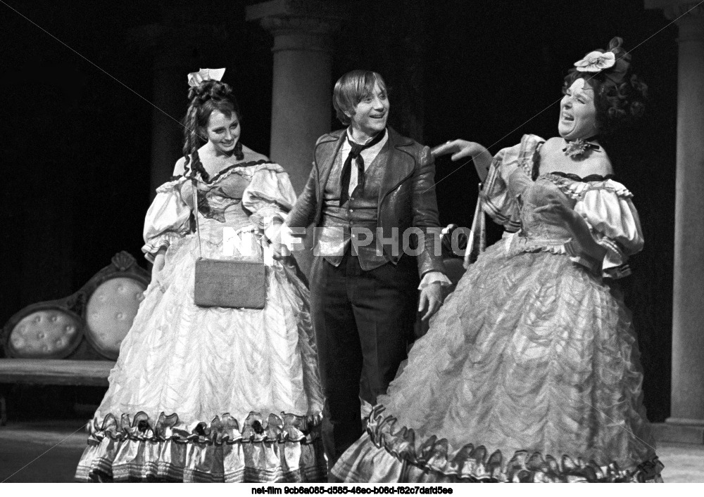 Спектакль "Ревизор" в Театре сатиры