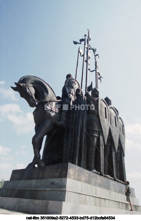 Монумент "Ледовое побоище" в Псковской области