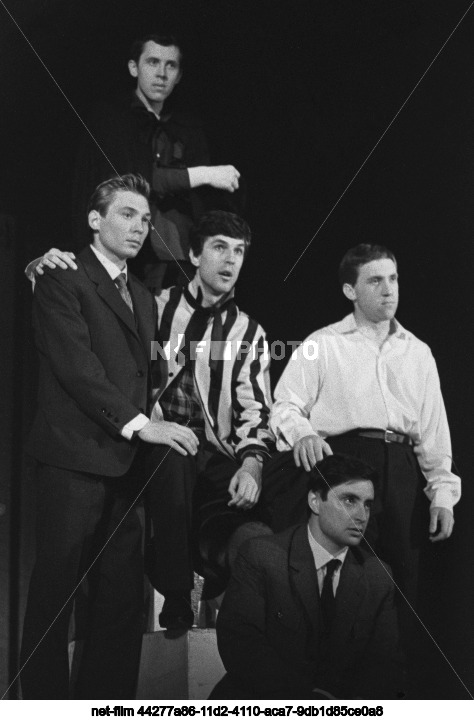 Спектакль "Послушайте!" в Московском театре драмы и комедии на Таганке