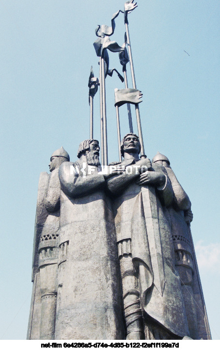 Монумент "Ледовое побоище" в Псковской области