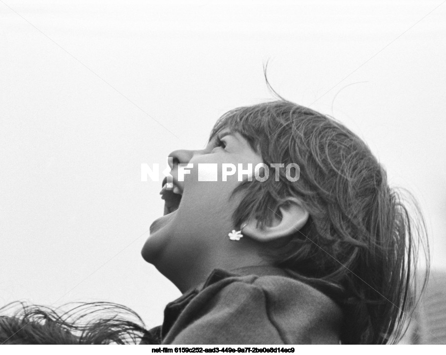 Смеющийся ребенок