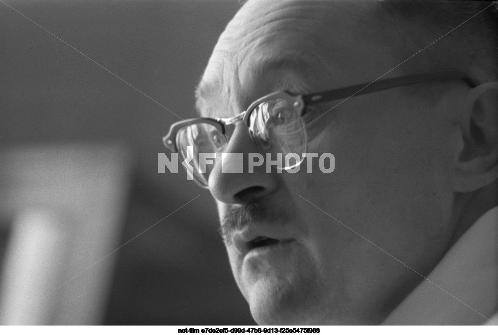 Вирусолог В. М. Жданов