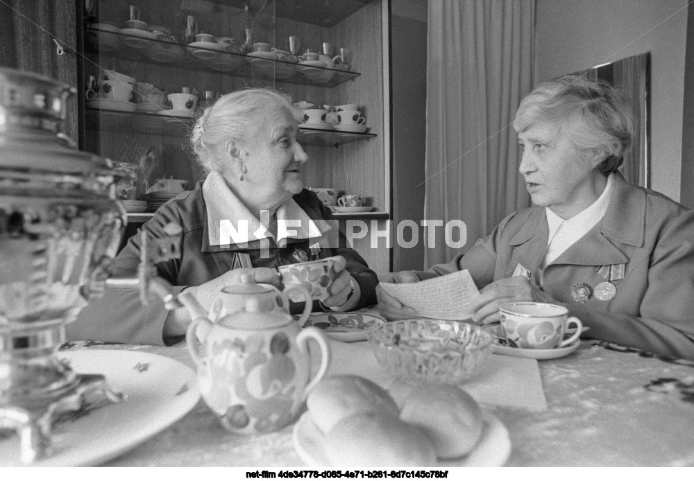 Veterans of Labor I.A. Lapshina and T.I. Odintsova