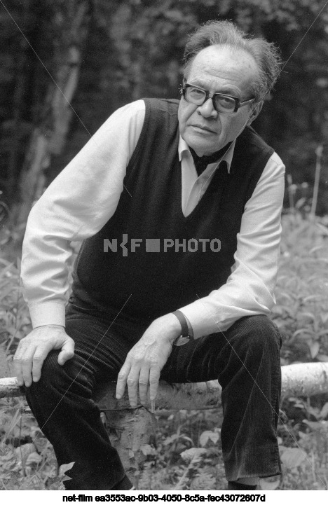 Поэт М.Л. Матусовский