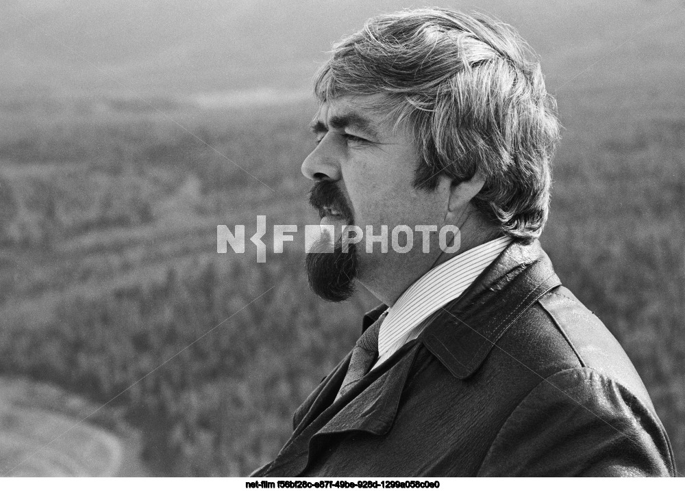 Зам. главного инженера треста "Нижнеангарсктрансстрой" А.В. Бондарь