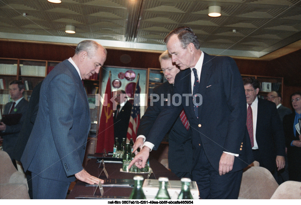 Informal meeting of Soviet leader M. Gorbachev with US President D. Bush