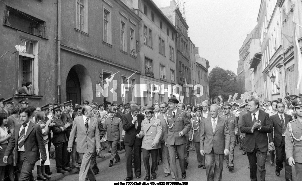 Чествование членов международного космического экипажа "Союз-30" в Польше