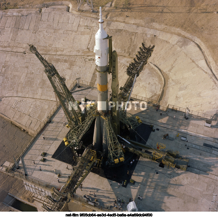 Запуск космического корабля "Союз Т-6" на Байконуре