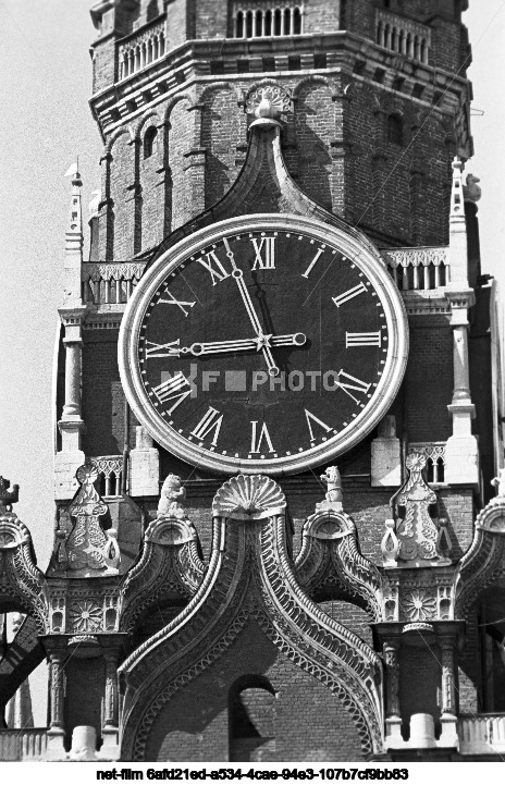 Кремлевские куранты в Москве