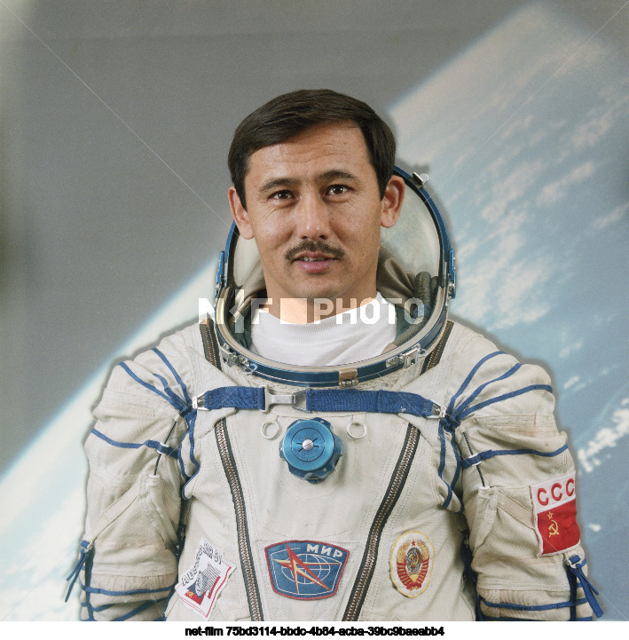 Pre-flight training of the Soyuz TM-13 spacecraft crews in Star City