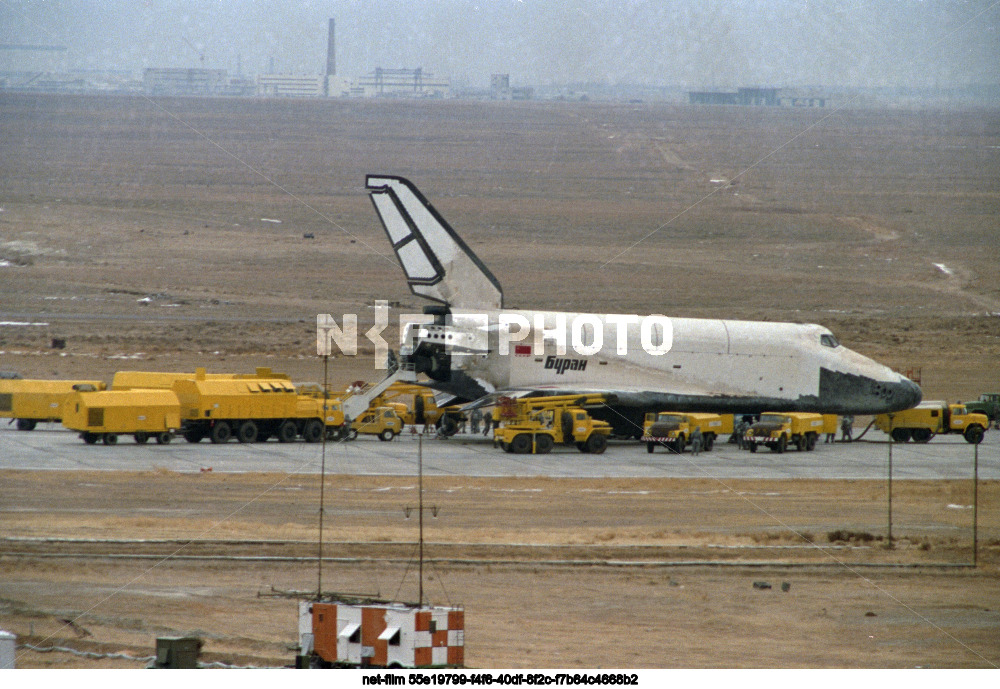 Landing of the reusable orbital spacecraft Buran at Baikonur