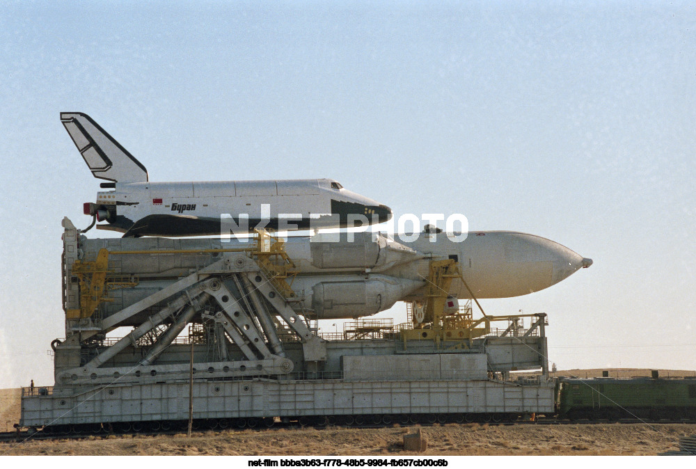 Removal of the rocket and space transport system "Energia-Buran" to the launch site at Baikonur