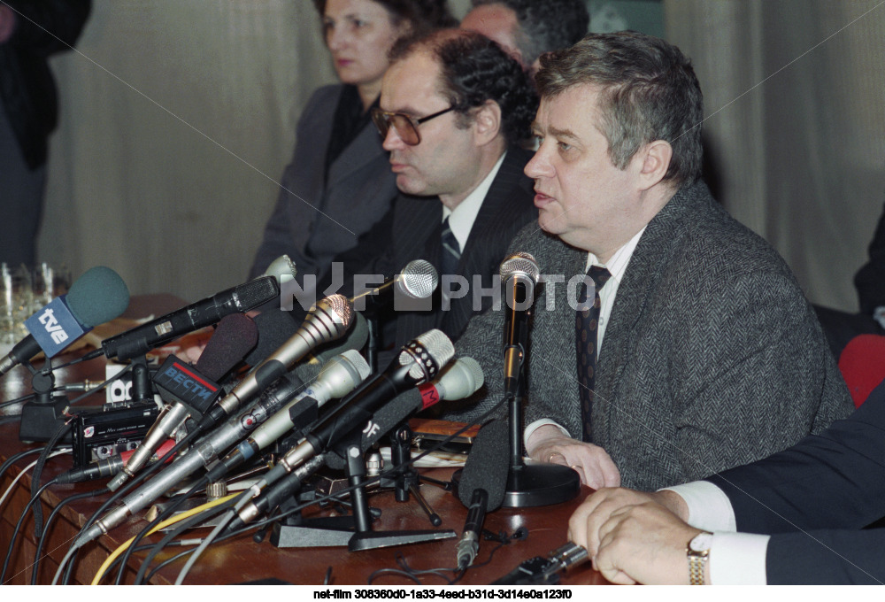 Press conference in connection with the murder of journalist V.N. Listyev