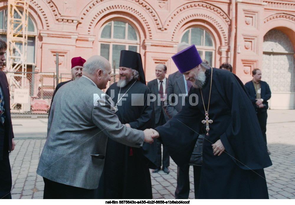 Религиозная церемония у Воскресенских ворот в Москве