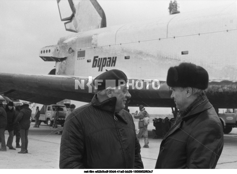 Landing of the reusable orbital spacecraft Buran at Baikonur