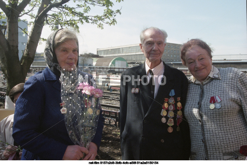 Запуск поезда Московского метрополитена "Курская дуга"