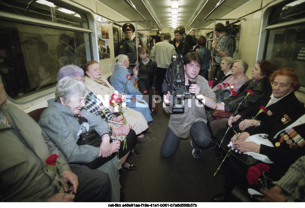 Запуск поезда Московского метрополитена "Курская дуга"