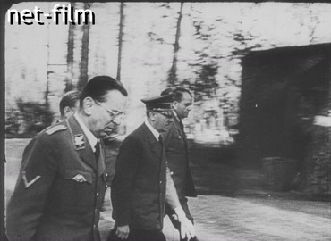 Footage Hitler at a meeting at headquarters. (1942-1943)