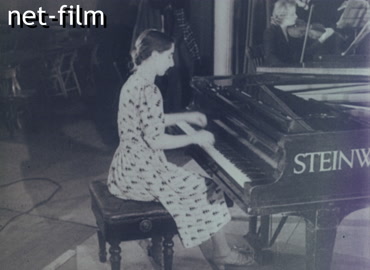 Footage Concert for American workers. (1941-1942)