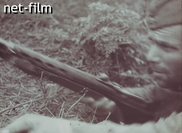 Footage Soviet soldiers in the first months of the war. (1941)