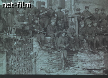 Footage Soviet soldiers after fighting in the liberated territories. (1944)