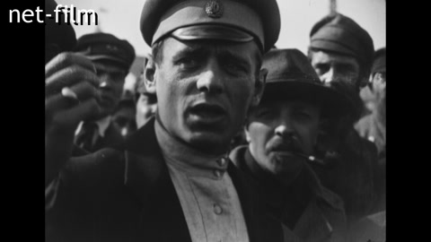 Кинохроника Группа людей на митинге. (1917)